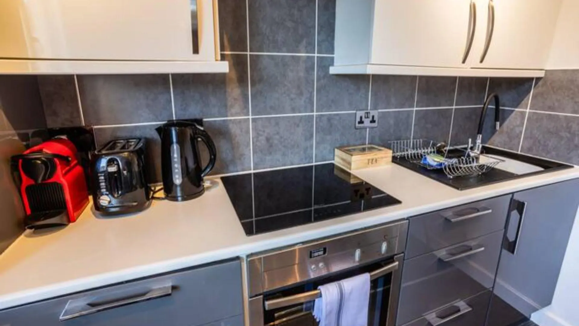 Apartment Newly Renovated Ideally Situated 2 Bedroom Flat Bournemouth
