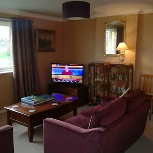 Spacious Luxury 2 Double Bedroom Flat In Holiday home Newcastle upon Tyne